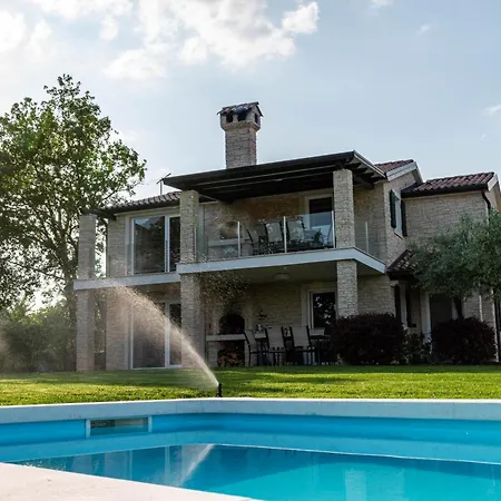 Sotlar With Pool
