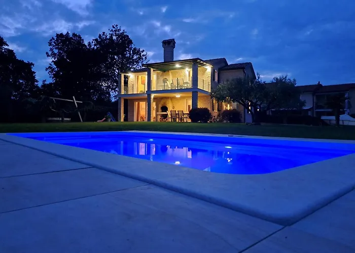 Sotlar With Pool