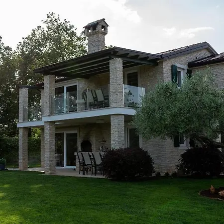 Apartman Sotlar With Pool
