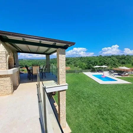 Sotlar With Pool *