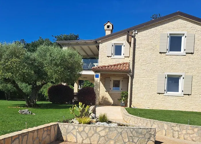 Sotlar With Pool