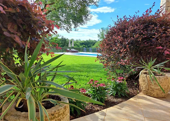 Apartment Sotlar With Pool Umag